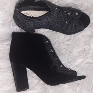 Open Toe Black Lace Up Vince Camuto Booties Size 38